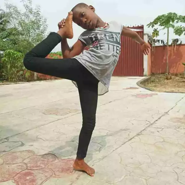 Comedian Emmanuela Shows Her Flexibility In New Pictures